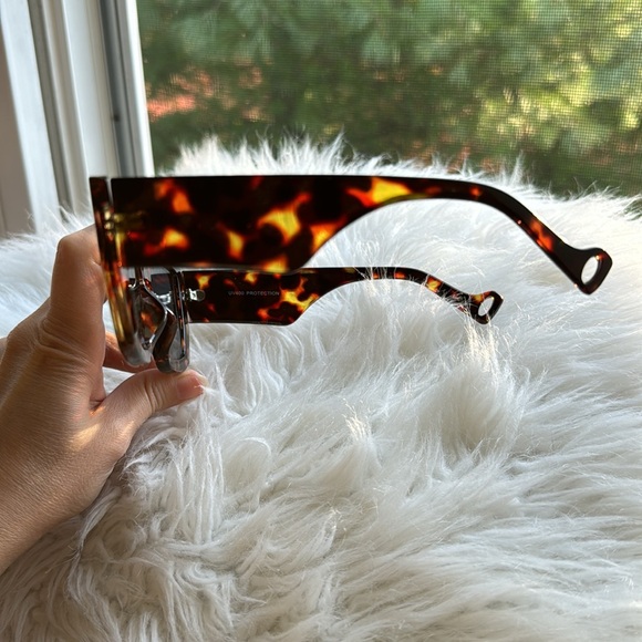 Tortoise sunglasses 🕶️ - Picture 5 of 9